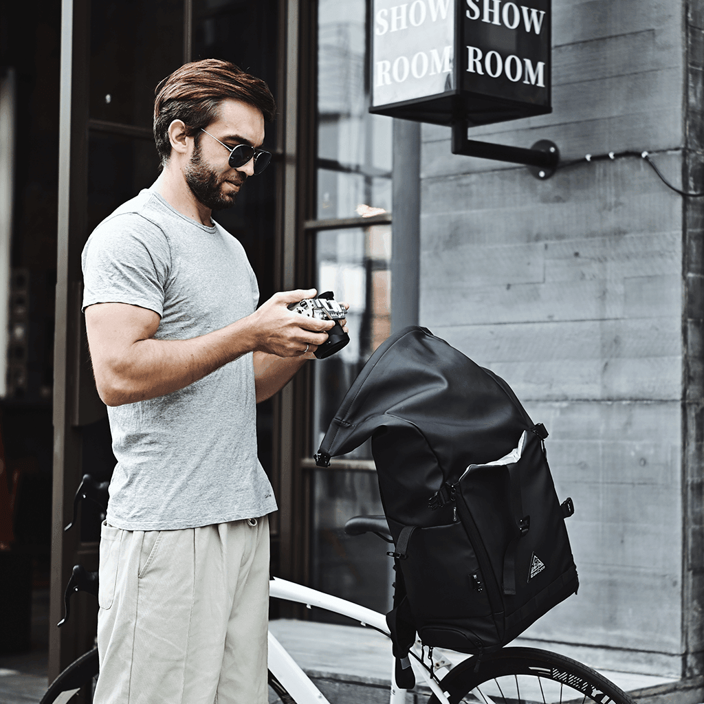 EasiCyco floating backpack roll-top design with included mounting kit